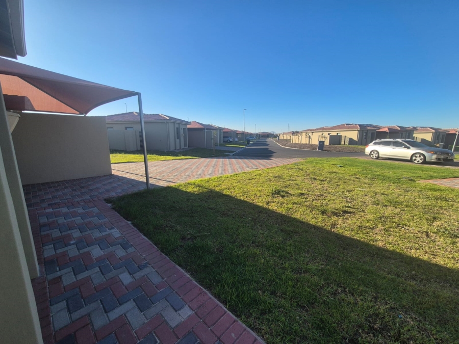 To Let 3 Bedroom Property for Rent in Stellendale Western Cape